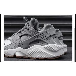 Nike Huarache Run Wolf Grey